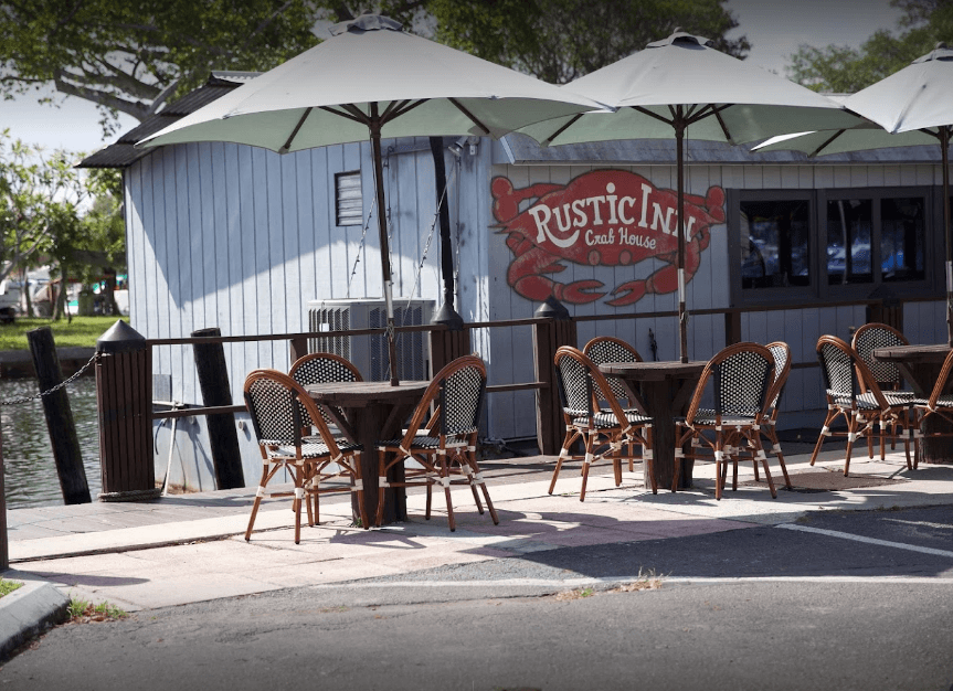 La víctima era un empleado del restaurante Rustin Inn, de Fort Lauderdale.
<br>