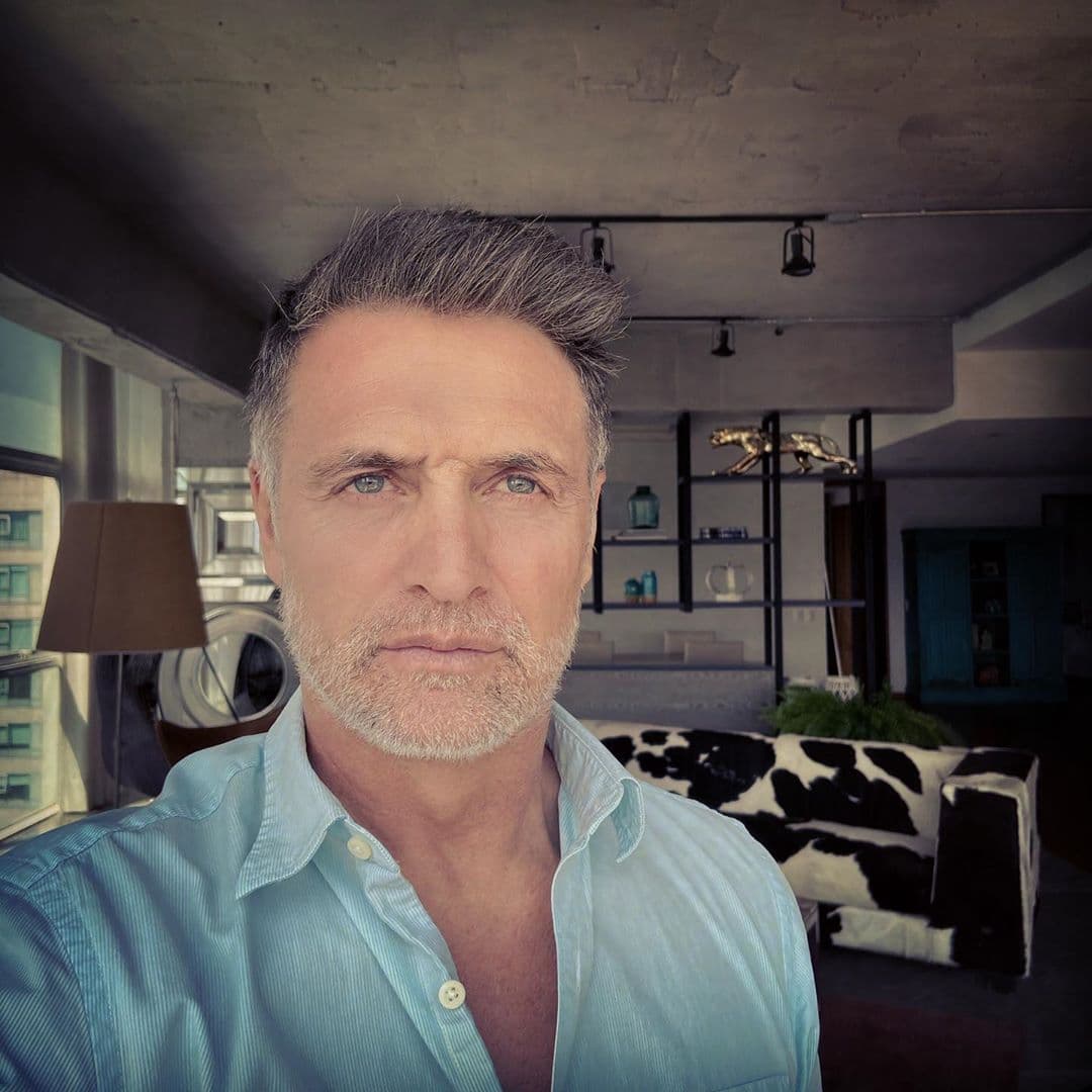 Karina, la madre de Valentina, le explicó que la decisión de conocerla era de él: "Tú puedes hacer lo que quieras. Ella lleva el apellido de papá y no vengo a pedirte absolutamente nada, solo quiero que sepas que en este mundo tienes una hija", recordó el actor.