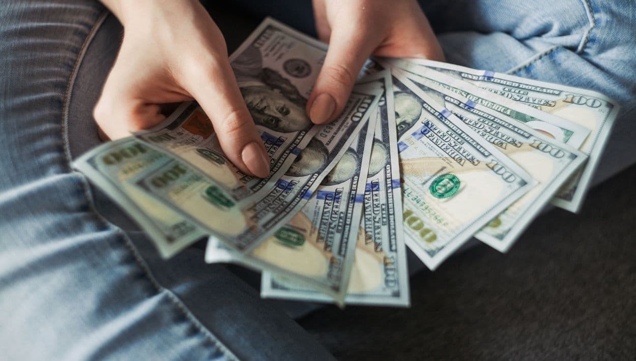 De la universidad a la vida adulta: 5 consejos para aprender a manejar el dinero