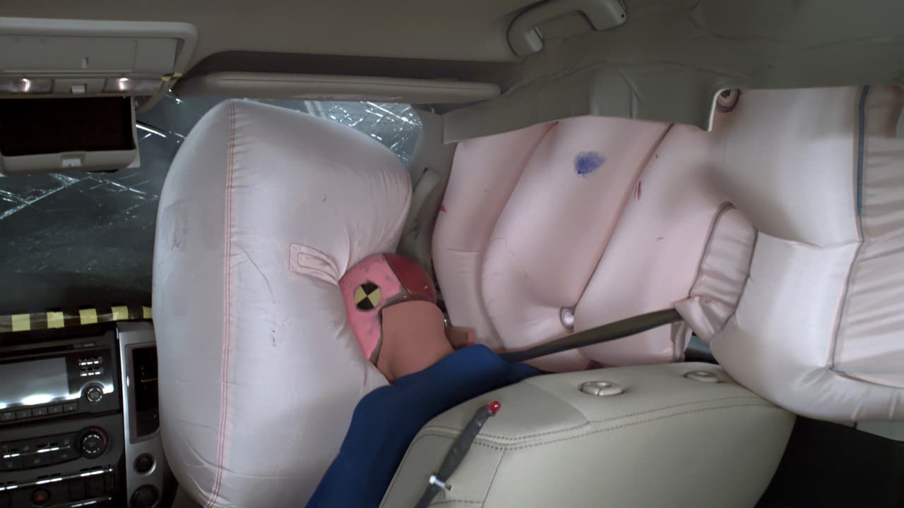 <b>Nissan Titan</b>
<br>Resistencia estructural:
<b>Buena</b>
<br>Soporte al pasajero:
<b>Aceptable</b>
<br>Protección de cuello y cabeza:
<b>Buena</b>
<br>Protección de pecho:
<b>Buena</b>
<br>Protección de cadera y muslo:
<b>Buena</b>
<br>Protección de parte baja de la pierna y pie:
<b>Buena</b>
<br>
<br>Calificación general:
<br>
<h3 class="cms-H3-H3">Buena</h3>