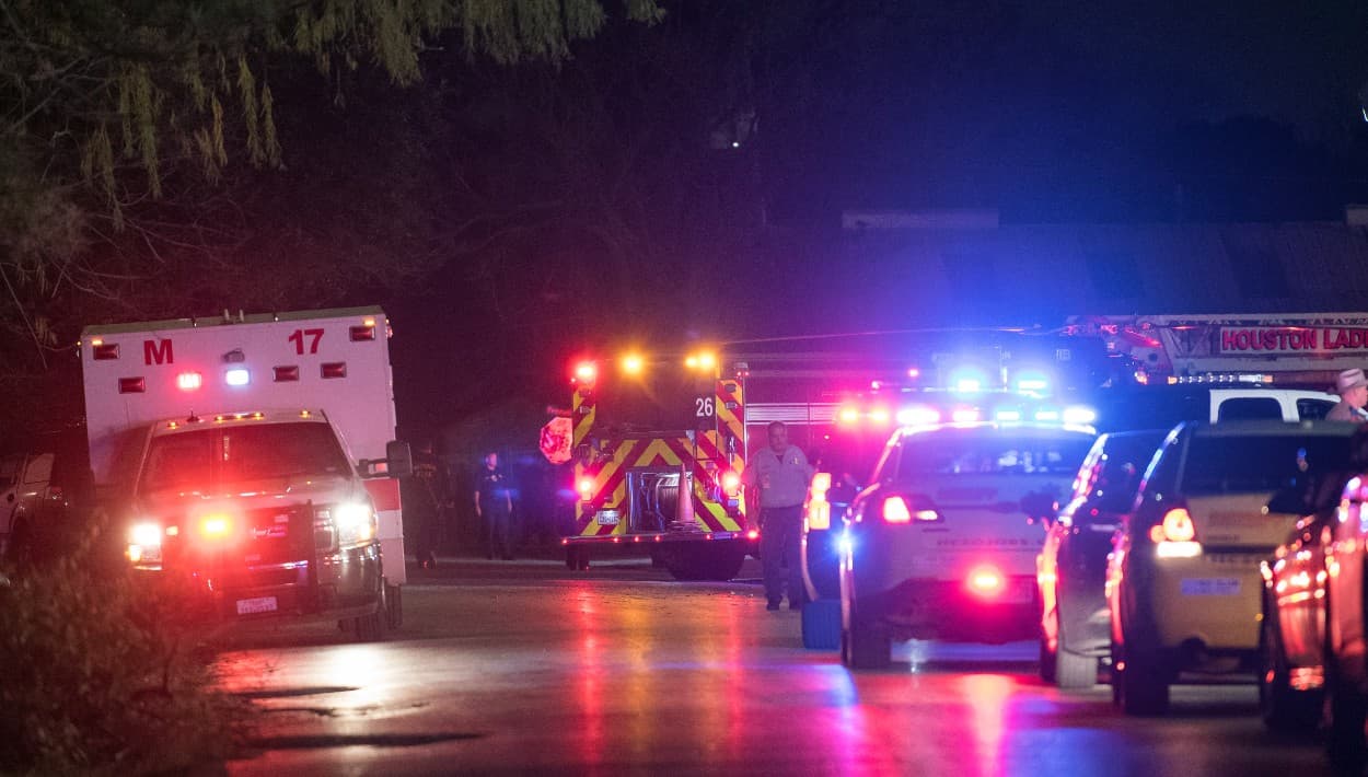 Arrestan a un joven tiroteado en la bronca que dejó un muerto y varios heridos al salir de un cumpleaños en Houston