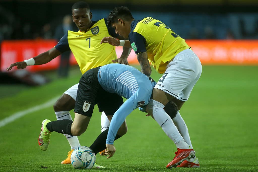 Gastó Pereiro fue el encargado de darle los puntos a los uruguayos con un gol al miuto 90+2 y vencen 1-0 a Ecuador.
