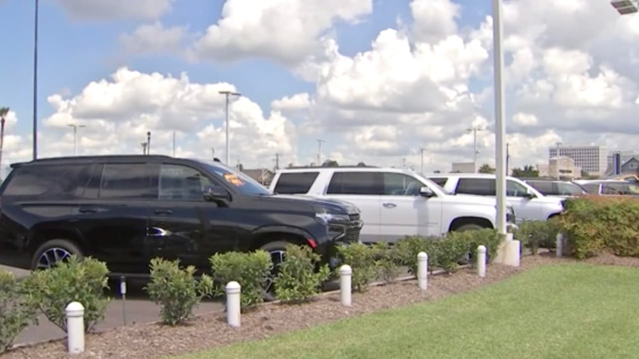 Expertos recomiendan que antes de comprar un carro nuevo o usado hay que buscar varias opciones y comparar precios.