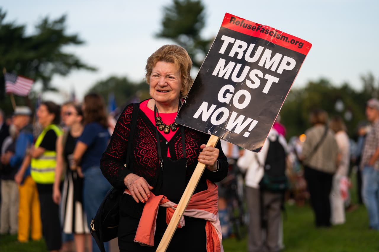 Los votantes en EEUU se sienten "frustrados" con Trump: la mayoría desaprueba el manejo del costo de vida, según encuesta