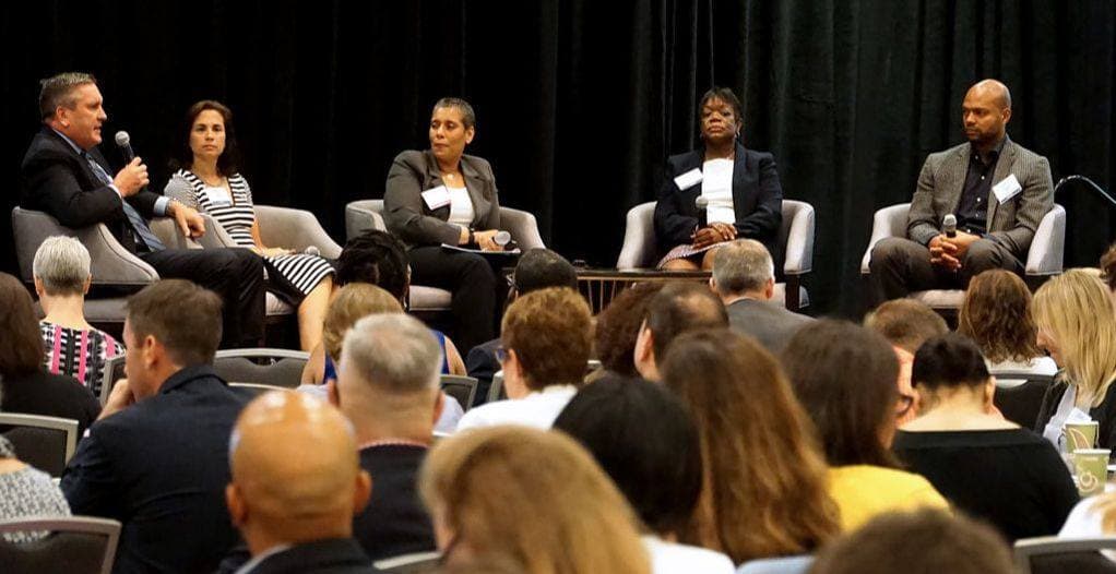 El evento analiza cómo promover y mantener la DEI en el lugar de trabajo.