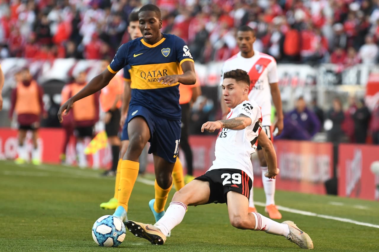 Partido intenso pero con escasas oportunidades de gol genera que Boca mantenga el invicto en la Superliga de Argentina y River hila dos juegos sin triunfo. Chocarán en Semifinal de la Copa Libertadores.