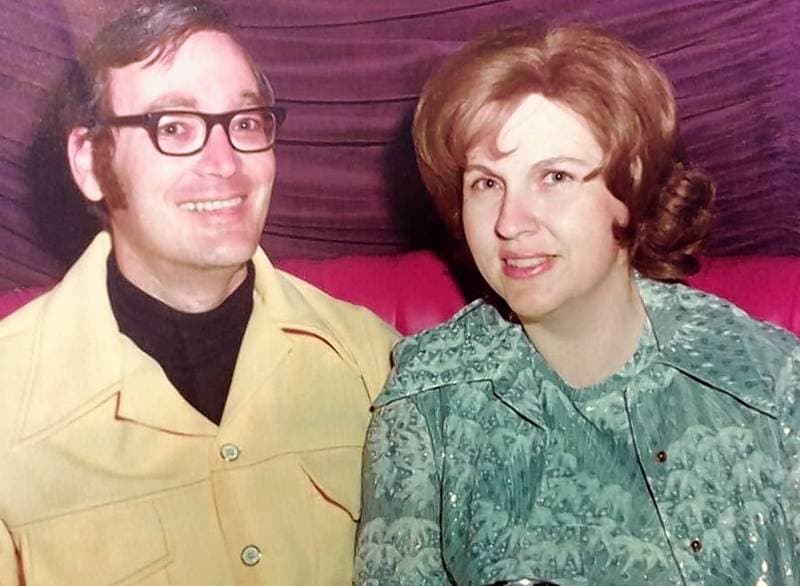 <b>1974:</b> No había transcurrido ni un mes cuando sucedió el fatal accidente, en una carretera poco transitada y sin testigos que pudieran corroborar la información. Recibió $ 120,000 por el seguro de vida de Noreen y se casó con Dianne Marks. Este fue su tercer matrimonio.