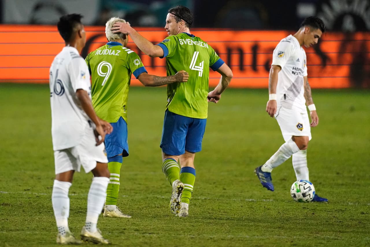 Javier Hernández adelantó al Galaxy al minuto 78 y Raúl Ruidiaz se encargó de empatar el encuentro en el último minuto del partido.