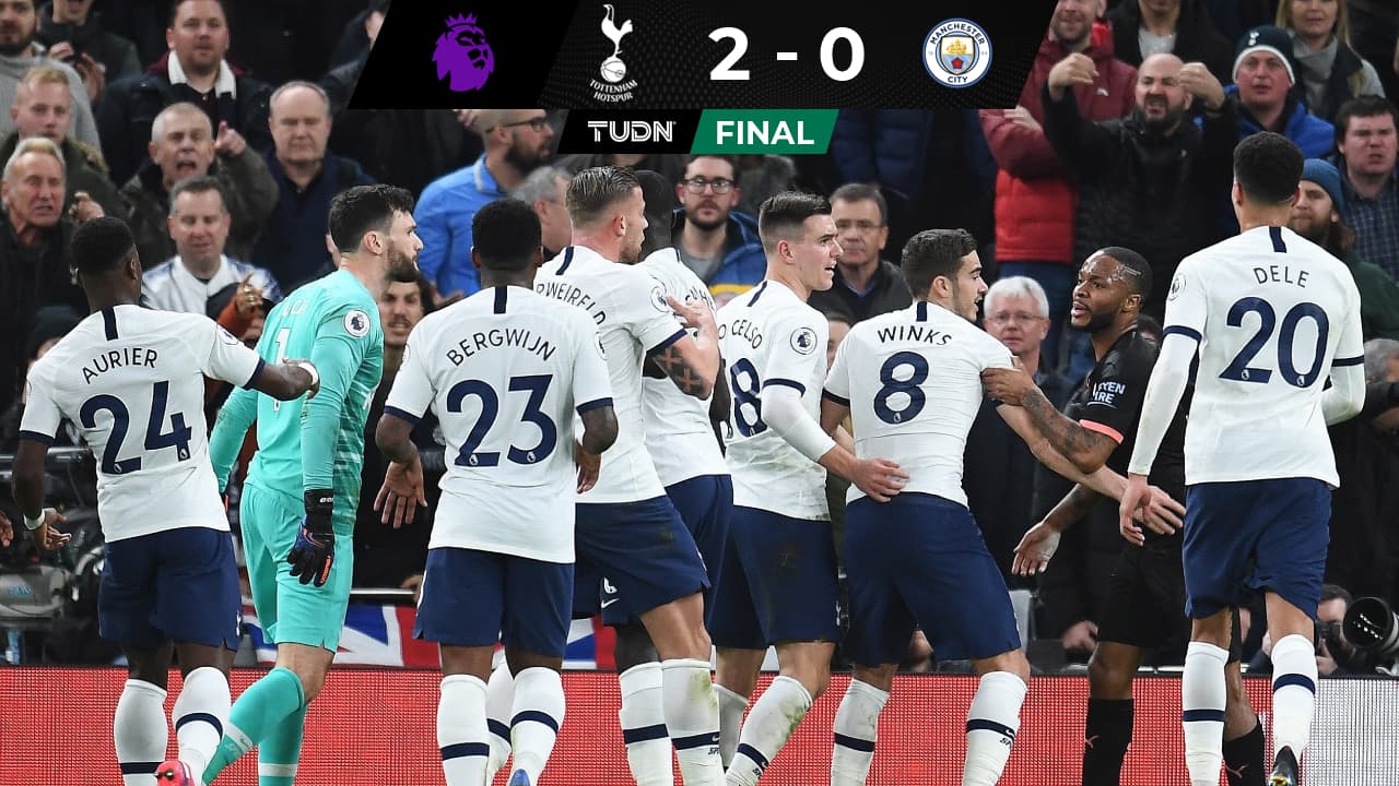 El delantero inglés Sterling, estuvo a punto de terminar expulsado en el minuto 12 de la primera mitad.