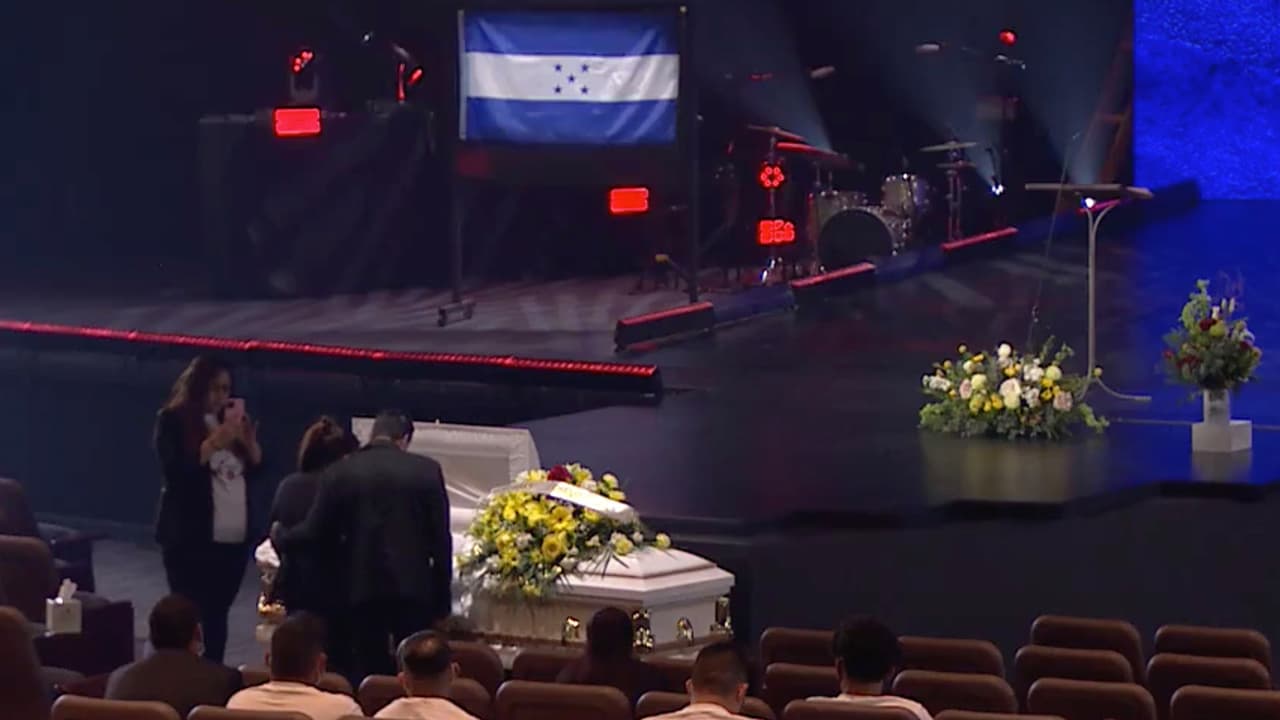 Mientras esperan los resultados para poder velarlo, su madre dice que su deseo es la repatriación del cuerpo para que pueda estar en su país con sus abuelos.