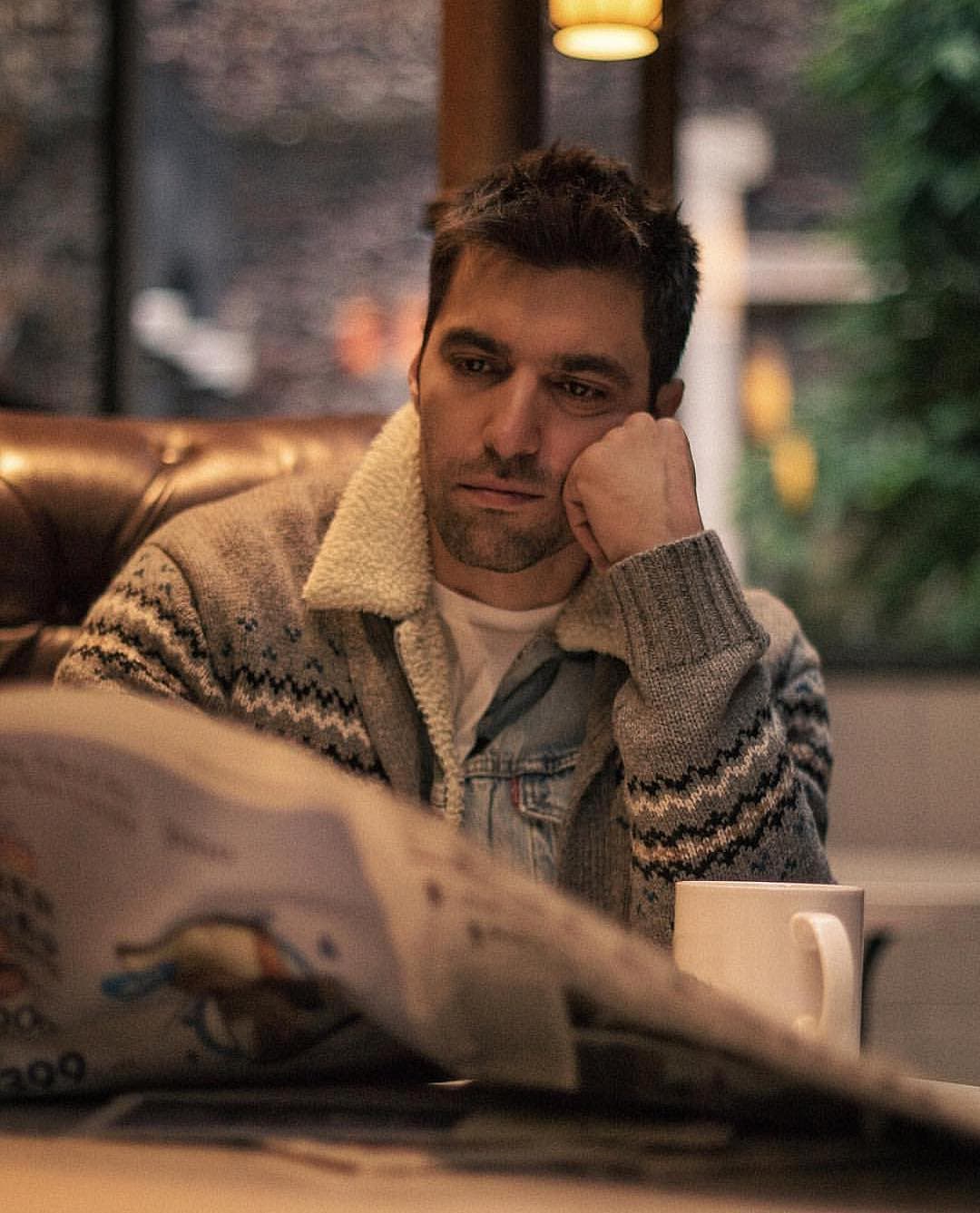 En 2015 la actriz acusó al artista mexicano de ejercer violencia física y psicológica contra el menor, además señaló que era culpable de abandono y de incumplir con la manutención económica de su hijo.