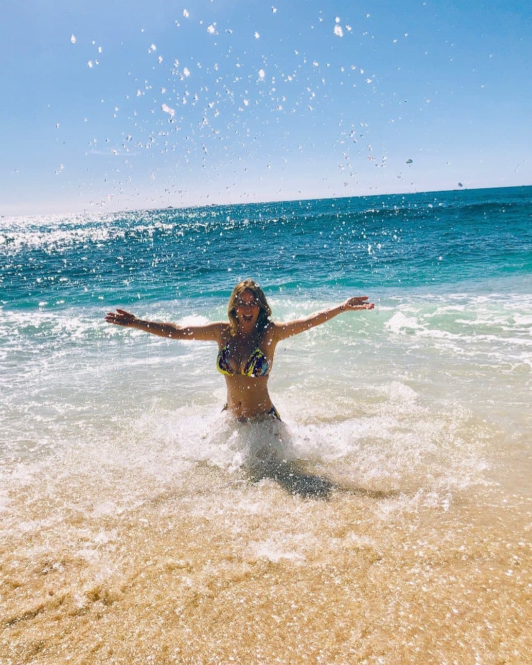 “Cada vez falta menos”, dice
<b>Andrea Legarreta</b> para irse de vacaciones y disfrutar la playa.