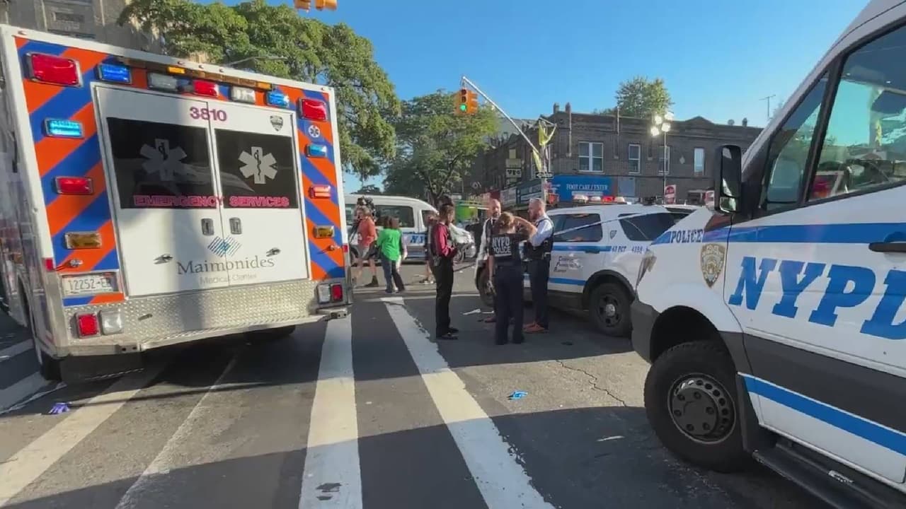Tres hombres son apuñalados en Crown Heights antes del New York Carnival Parade