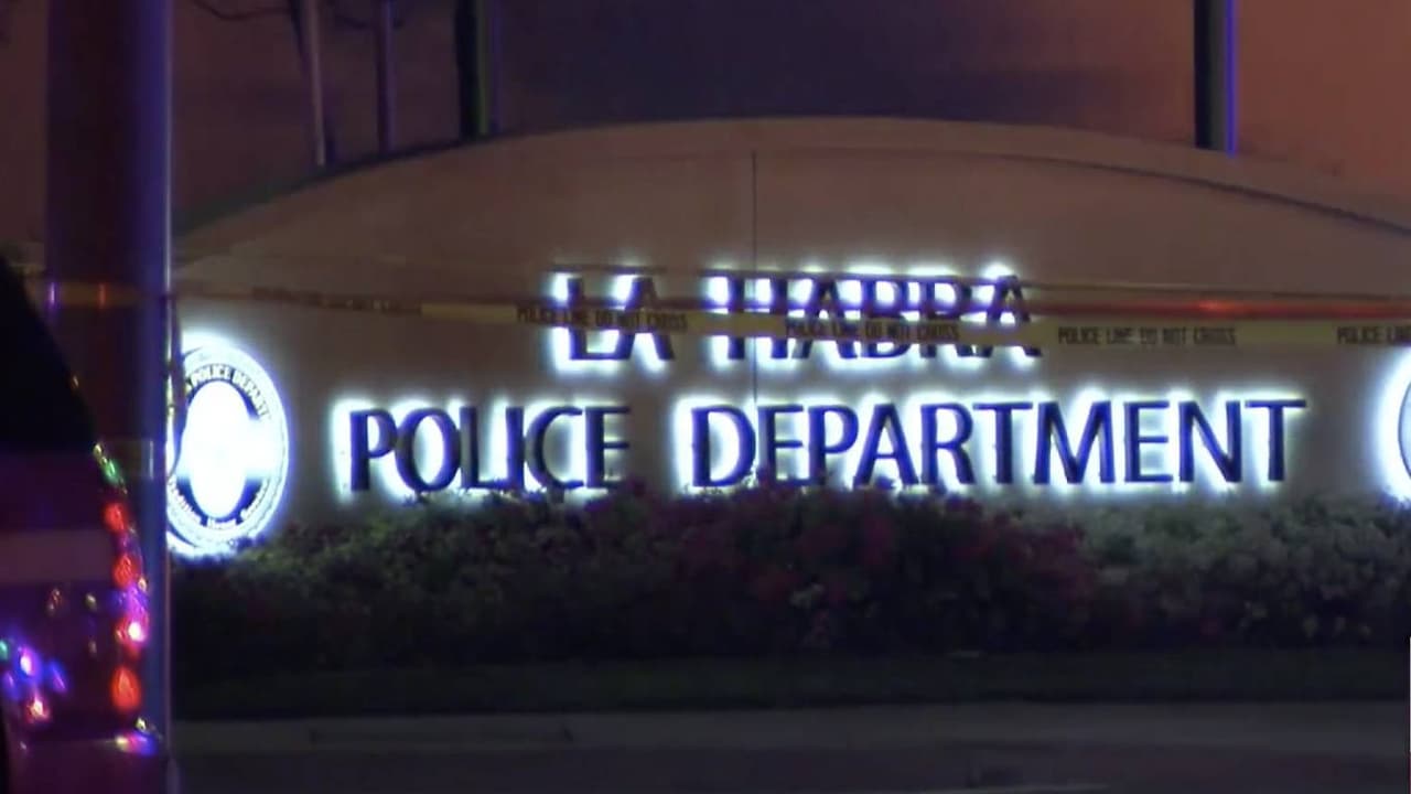 "La venía persiguiendo una persona": Esto se sabe del tiroteo frente a estación de policía de La Habra