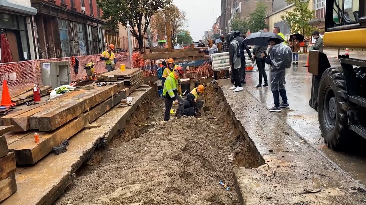 Comunidad de Brooklyn lucha para detener la construcción de una tubería de gas de 7 millas