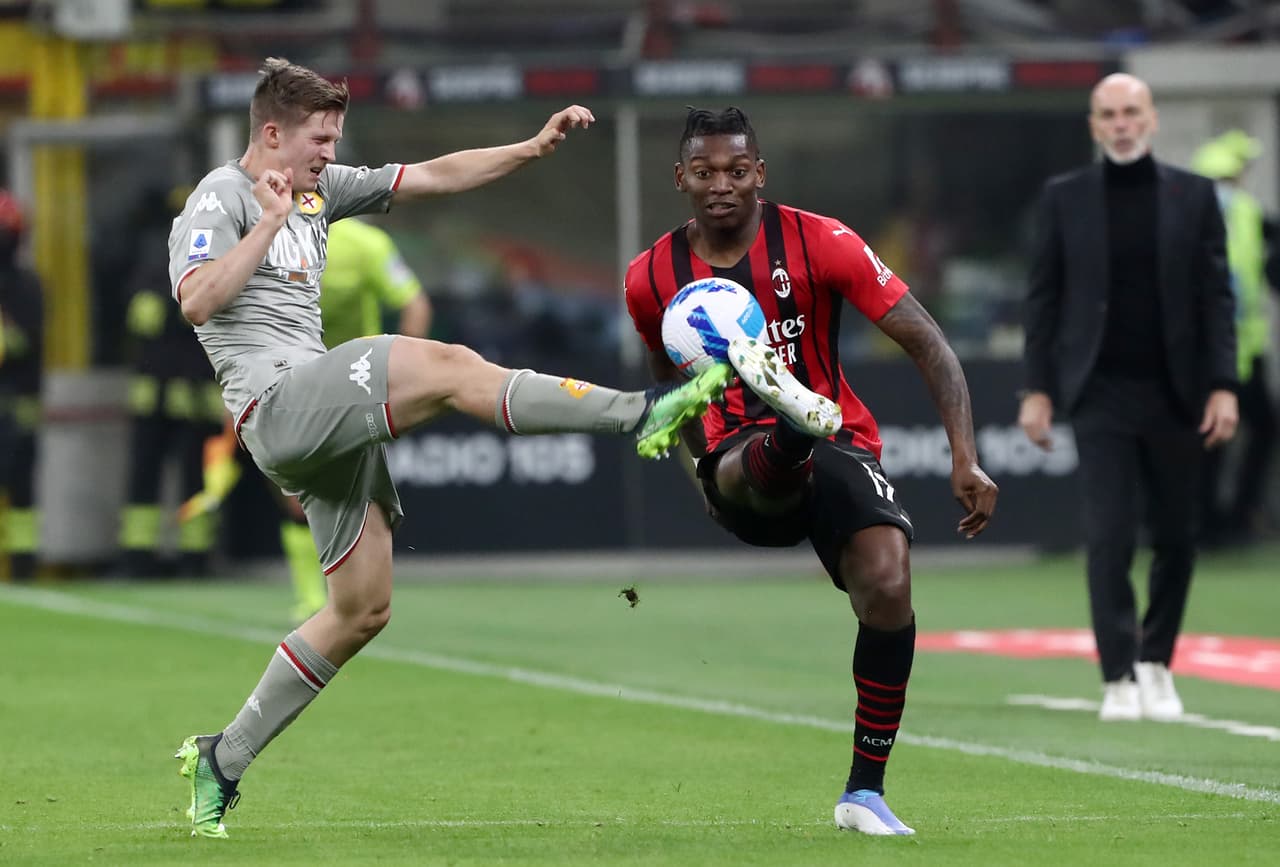 Milan derrotó 2-0 al Genoa del mexicano Johan Vásquez en la Jornada 33 con tantos de Rafael Leao y Junior Messias.