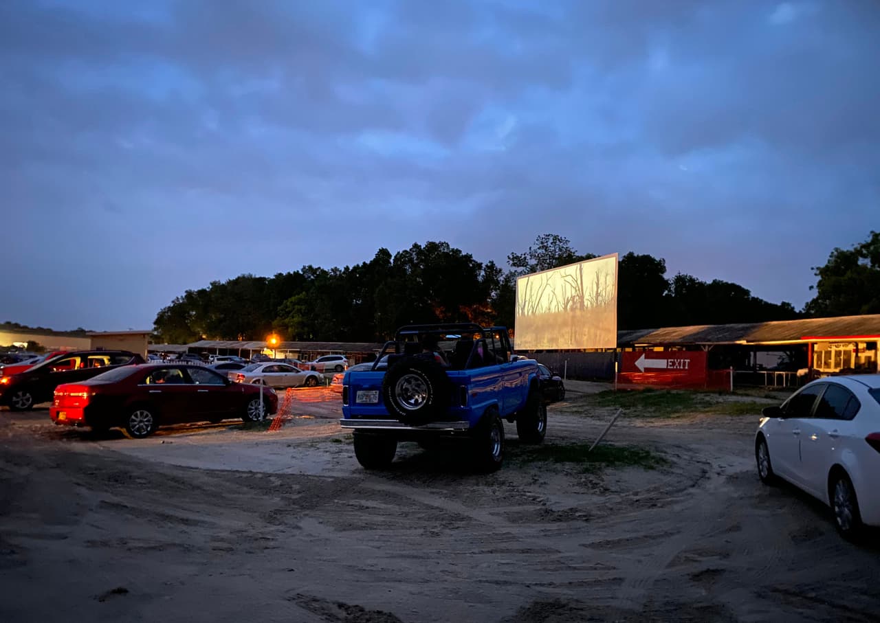 En el cine presentan películas para niños y también otras de acción para mayores.
<br>