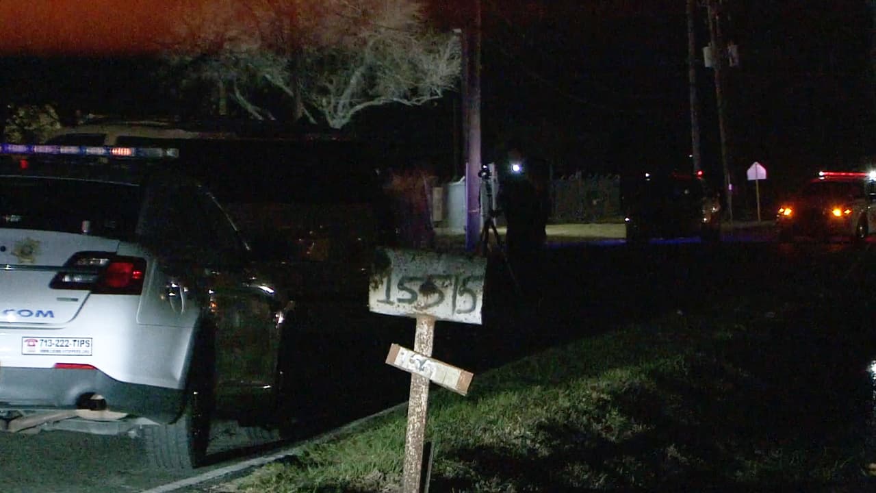 Hispana muere en una zanja tras ser atropellada por una camioneta al norte de Houston