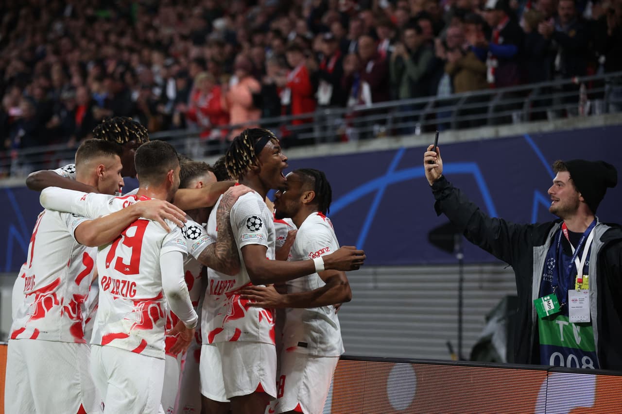 Leipzig tomó revancha del Real Madridy se impuso en casa para aplazar el liderato merengue en el Grupo F de la UEFA Champions League.