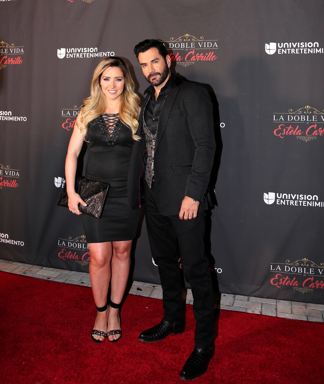 Así llegó la pareja protagónica de la telenovela, la cual te mantendrá pegado de lunes a viernes a las 9PM/8C por
<b><a href="http://www.univision.com/">Univision</a></b>.