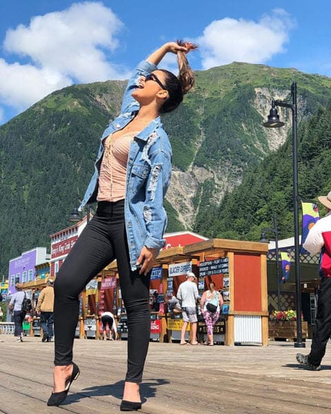 "¡Les confieso que nunca pensé que Alaska fuera tan hermoso! Tienen que vivir esta experiencia una vez en sus vidas. Me voy enamorada de los paisajes de Alaska", escribió en Instagram.