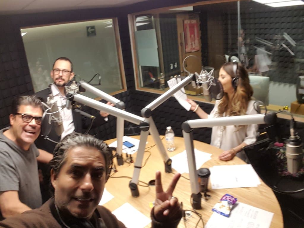 ¡No paran de trabajar! Burro y Negrito están preparados para que los escuches en la radio.