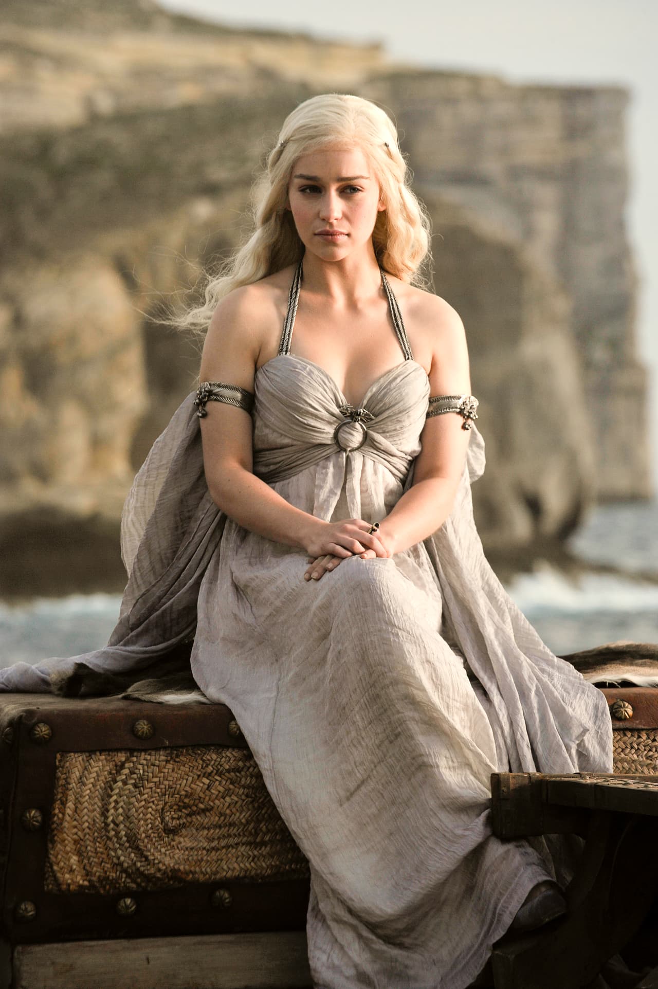 <b>Emilia Clarke </b>
<br>A los 23 años de edad, la actriz británica interpretó por primera vez a Daenerys Targaryen.