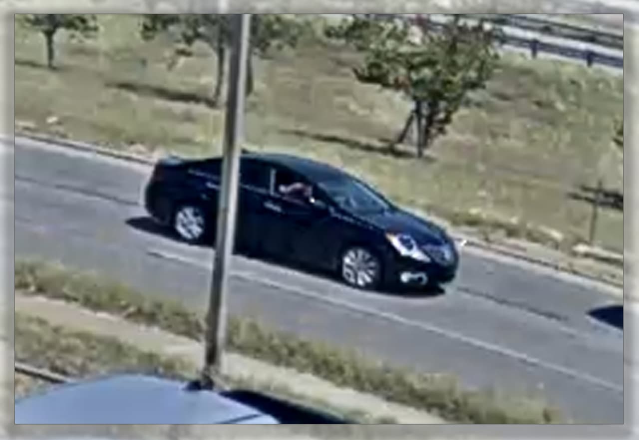 Policía de Austin pide ayuda para encontrar al conductor que le disparó contra otro vehículo