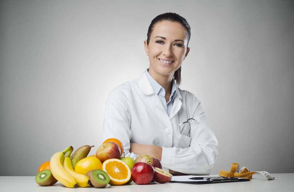 El signo Virgo se relaciona también con la salud y la preocupación excesiva por la higiene y la alimentación, inclusive muchos nativos de Virgo optan por profesiones o carreras asociadas con la medicina, ya bien sea como médicos, enfermeros, asistentes en clínicas y hospitales, nutricionistas, higienistas, servicios sociales.