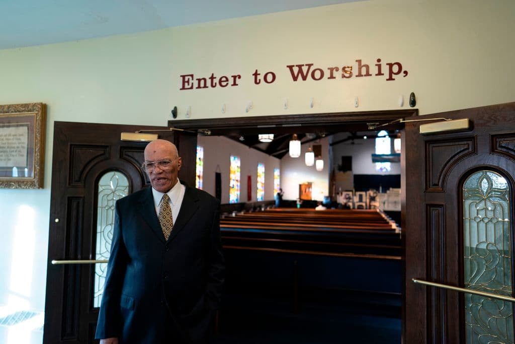El pastor Alvin Gwynn de la iglesia baptista The Friendship en Baltimore (Maryland) decidió abrir su iglesia el domingo pese a la orden de gobernador de evitar reuniones masivas.