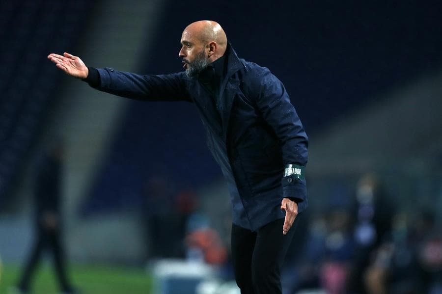 Con goles de Luis Fernando Díaz y Francisco Barbosa, el Porto se impone 2-0 al Rio Ave durante la Jornada 16 de la Liga de Portugal; el mexicano Jesús 'Tecatito' Corona, entró como titular durante el encuentro.