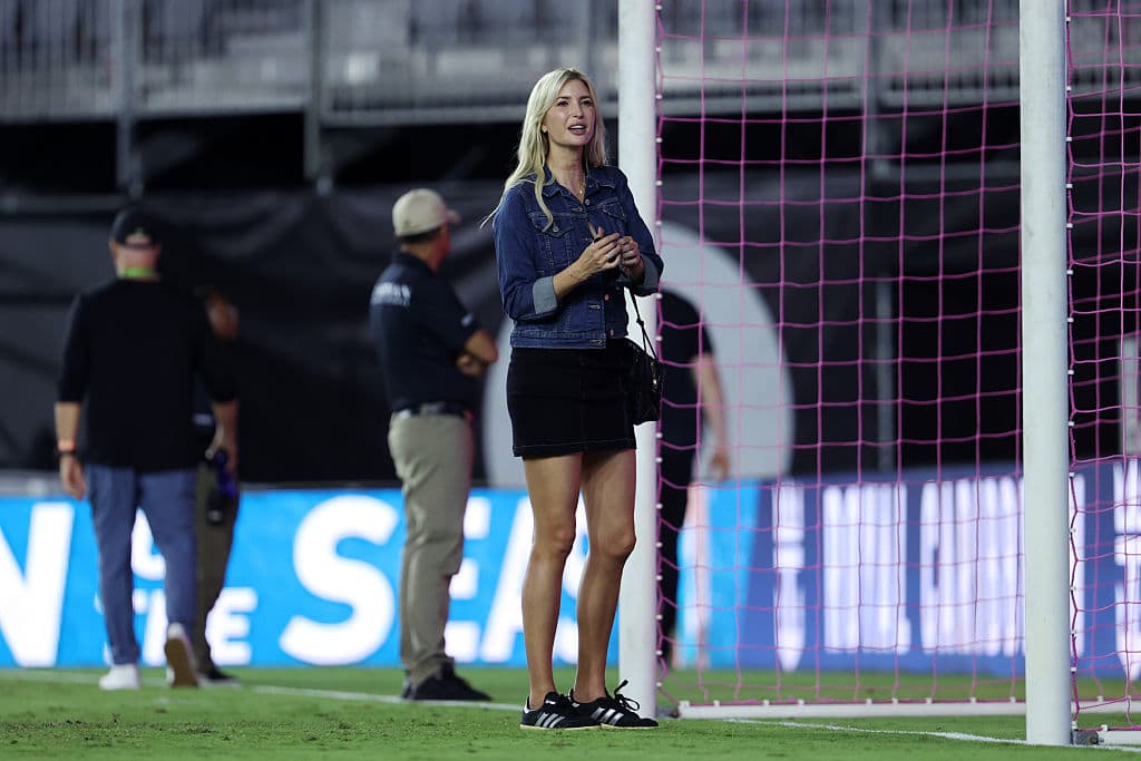 Ivanka Trump cerca de la portería.