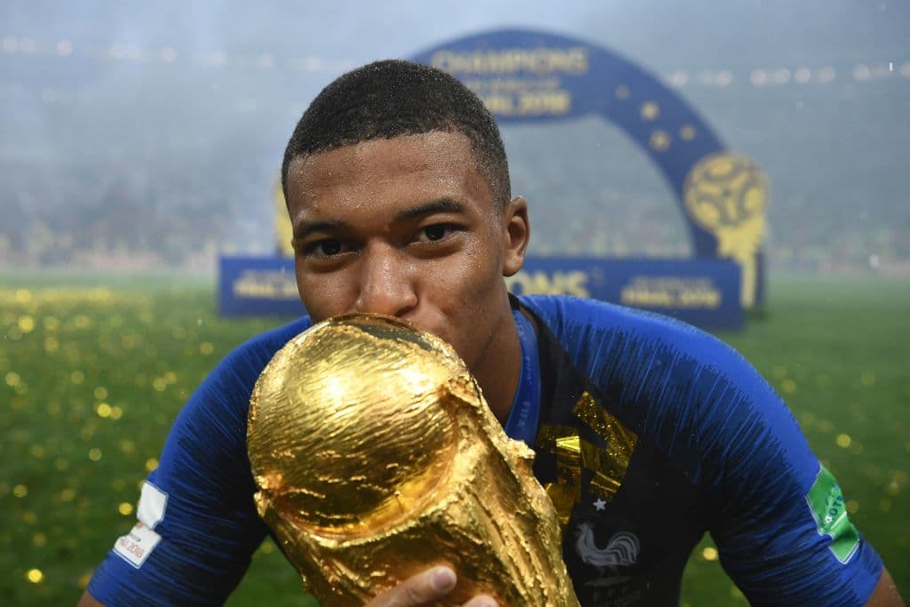 Cristiano queda fuera de los jugadores más caros del mundo y el campeón del mundo Kylian Mbappé queda de manera solitaria en lo más alto del mercado.