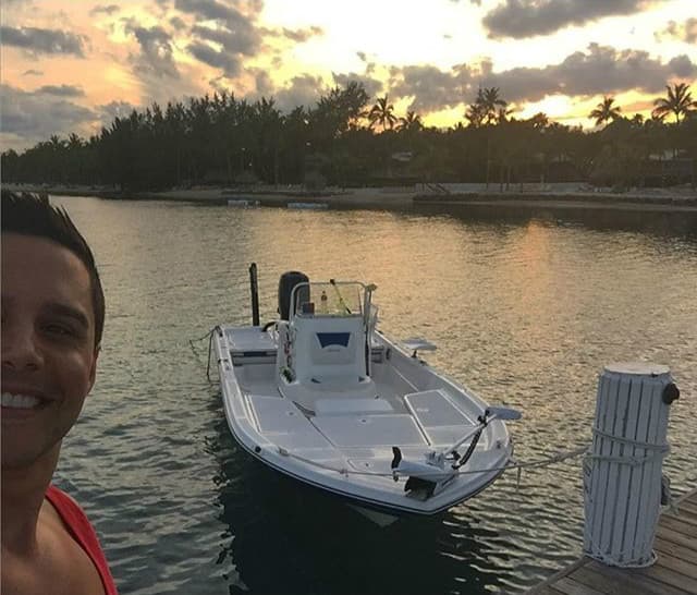 Alejandro Chabán disfrutó la tarde en Miami para relajarse. (Abril 9, 2016)