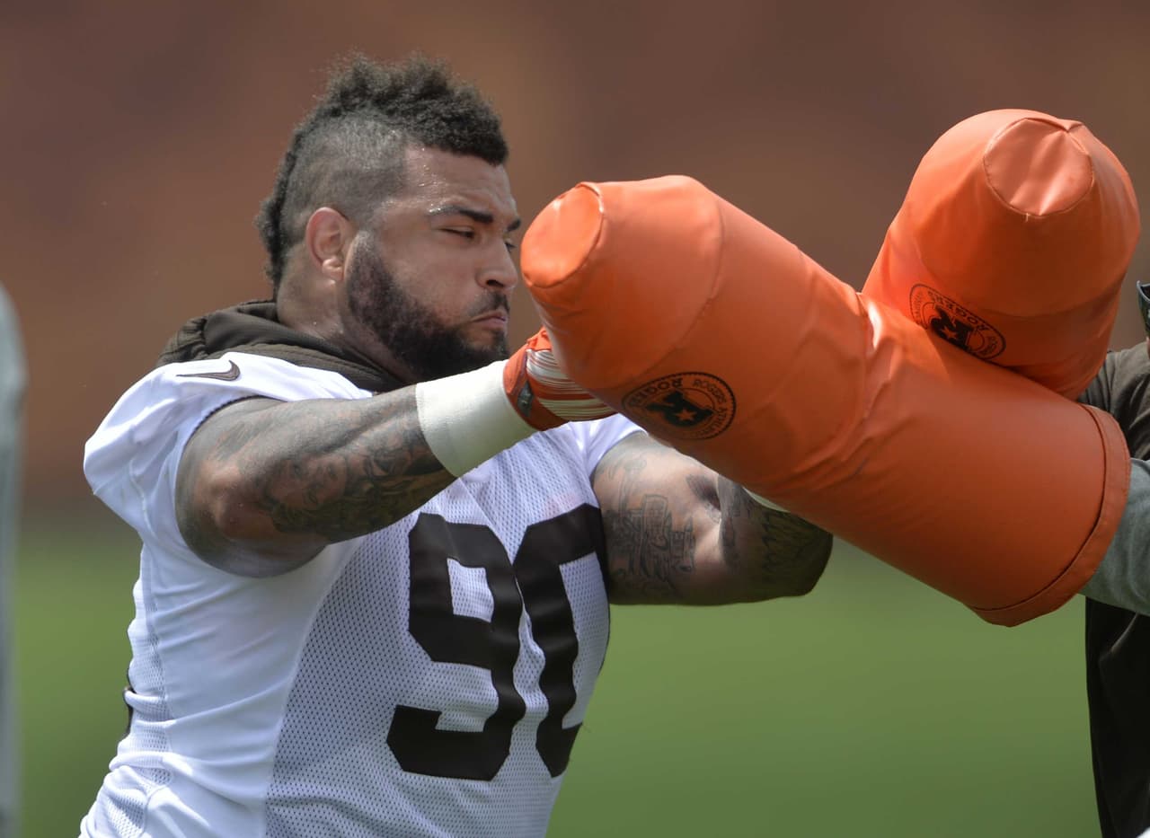 DL de los Browns, Billy Winn, fue diagnosticado con un esguince de tobillo
