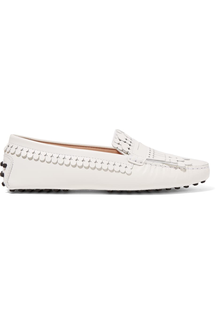 1. Son ideales para viajar, ya que fueron creados a mano por artesanos italianos. La piel es suave al tacto y las bolitas en las suelas sirven como un antiderrapante. Llévalos con jeans o leggings. (
<b>Tod’s)</b>
<br>