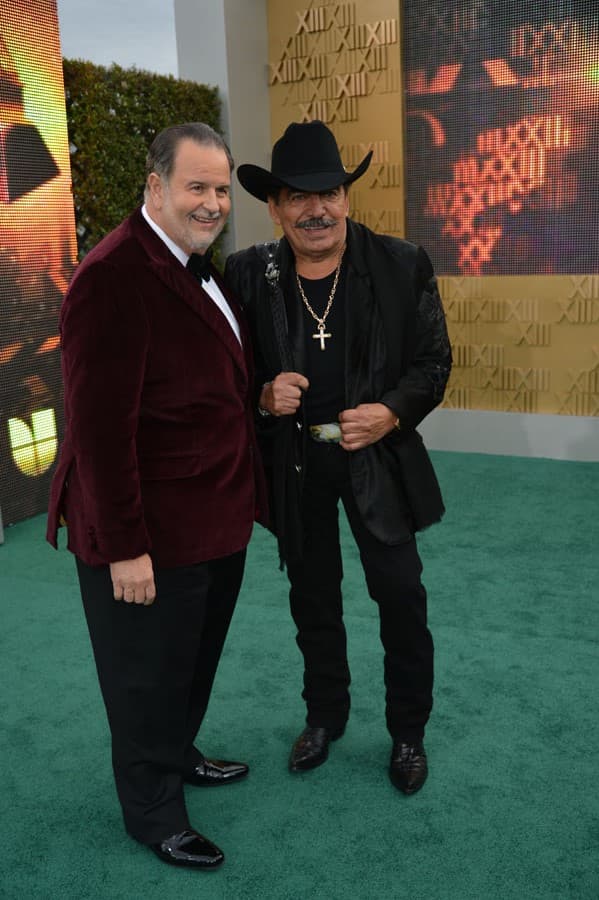 Raúl de Molina no perdió la oportunidad de saludar al cantautor mexicano.