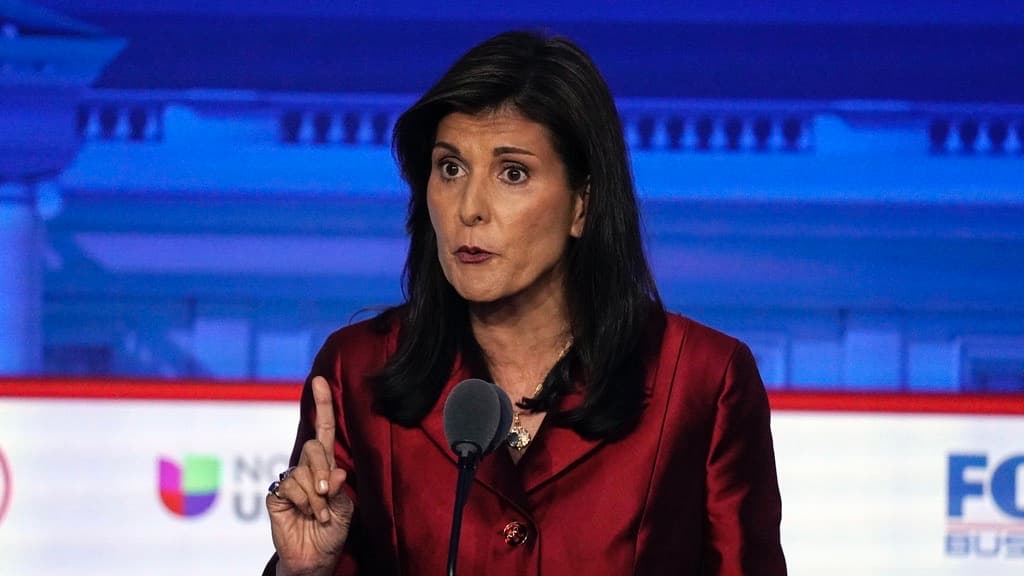 La ex embajadora ante la ONU, Nikki Haley, habla durante el segundo debate de las primarias presidenciales republicanas organizado por FOX Business Network y Univision, el miércoles 27 de septiembre de 2023, en la Biblioteca Presidencial Ronald Reagan en Simi Valley, California.