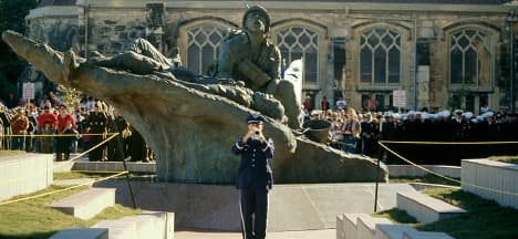 <h2 class="cms-H2-H2">All veterans Memorial Service</h2>
<br>
<ul>
<li class="li1">Cuándo: 30 de abril</li>
</ul>
<ul>
<li class="li1">Hora: 13:00 a 14:00 horas</li>
</ul>
<ul>
<li class="li1">Dónde: Vietnam War Memorial</li>
</ul>
<ul>
<li class="li1">Qué es: Evento patriótico para honrar a los veteranos de guerra.</li>
</ul>
<ul>
<li class="li1">Costo: Gratis</li>
</ul>