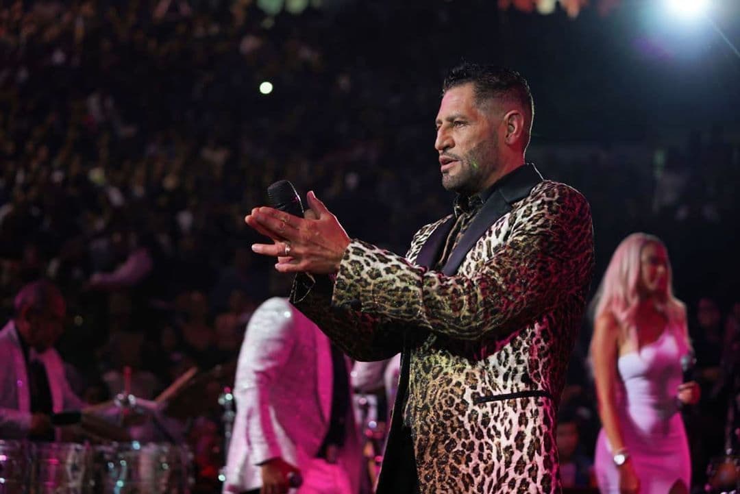 <b>Barraza</b> se mostró muy contento por haber podido compartir con ellos y le agradeció a Dios la oportunidad de por fin tener contacto con quienes también son su familia y llevan su mismo apellido.