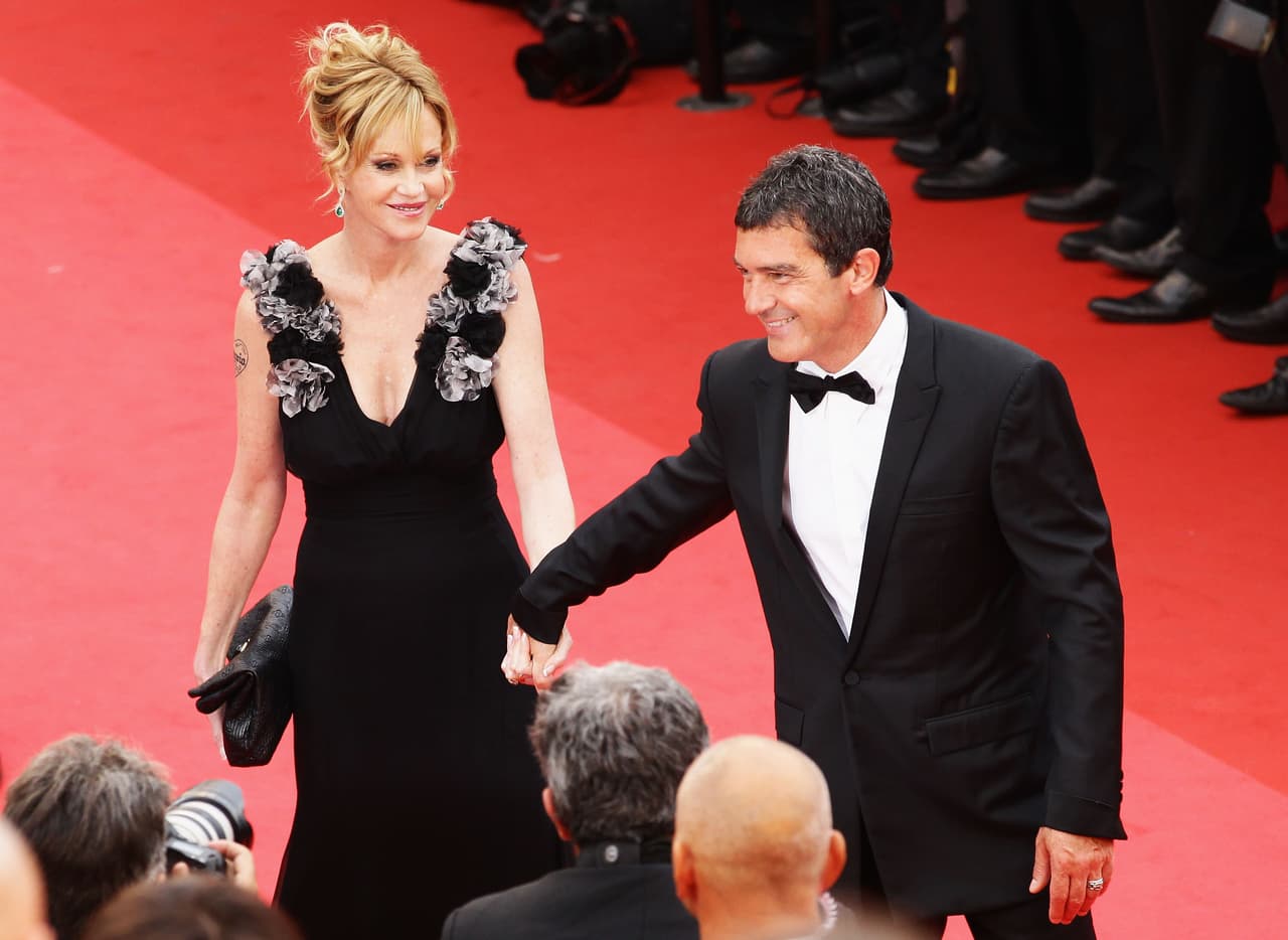 El principal detalle de su acuerdo es que Banderas tendrá que pagarle manutención cada mes a Melanie.