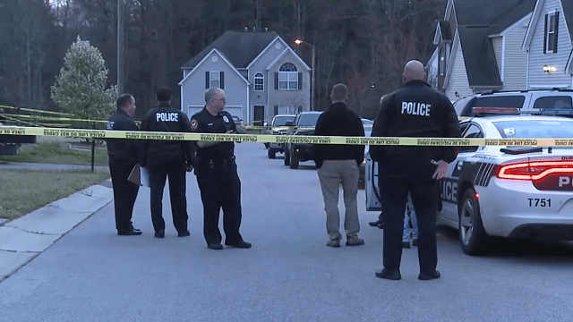 Policías de Durham investigan la muerte de un hombre presuntamente a manos de un oficial.