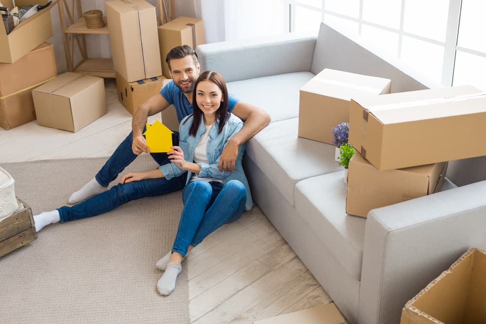 En el amor es bueno para considerar el comienzo de una relación, la consolidación de lo que parecía una aventura, establecer un compromiso empezar una vida en común. Es el período de la siembra simbólica de todo lo que pensamos cosechar en la vida.