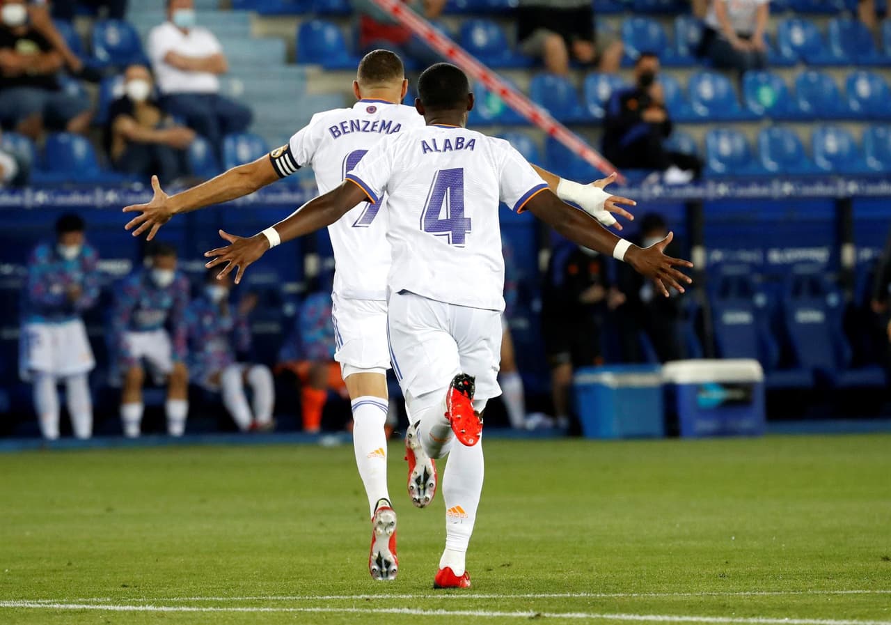 Real Madrid debuta con victoria sobre el Alavés en esta temporada de LaLiga. Con doblete de Karim Benzemá, gol de Nacho Fernández y Vinicius Junior, el club merengue suma sus tres primeros puntos en la tabla. Gareth Bale está de regreso.
