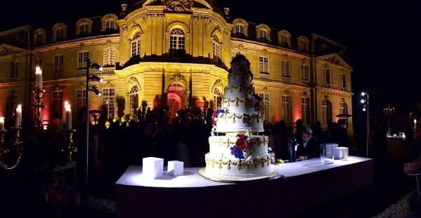 El pastel de boda era simplemente espectacular.