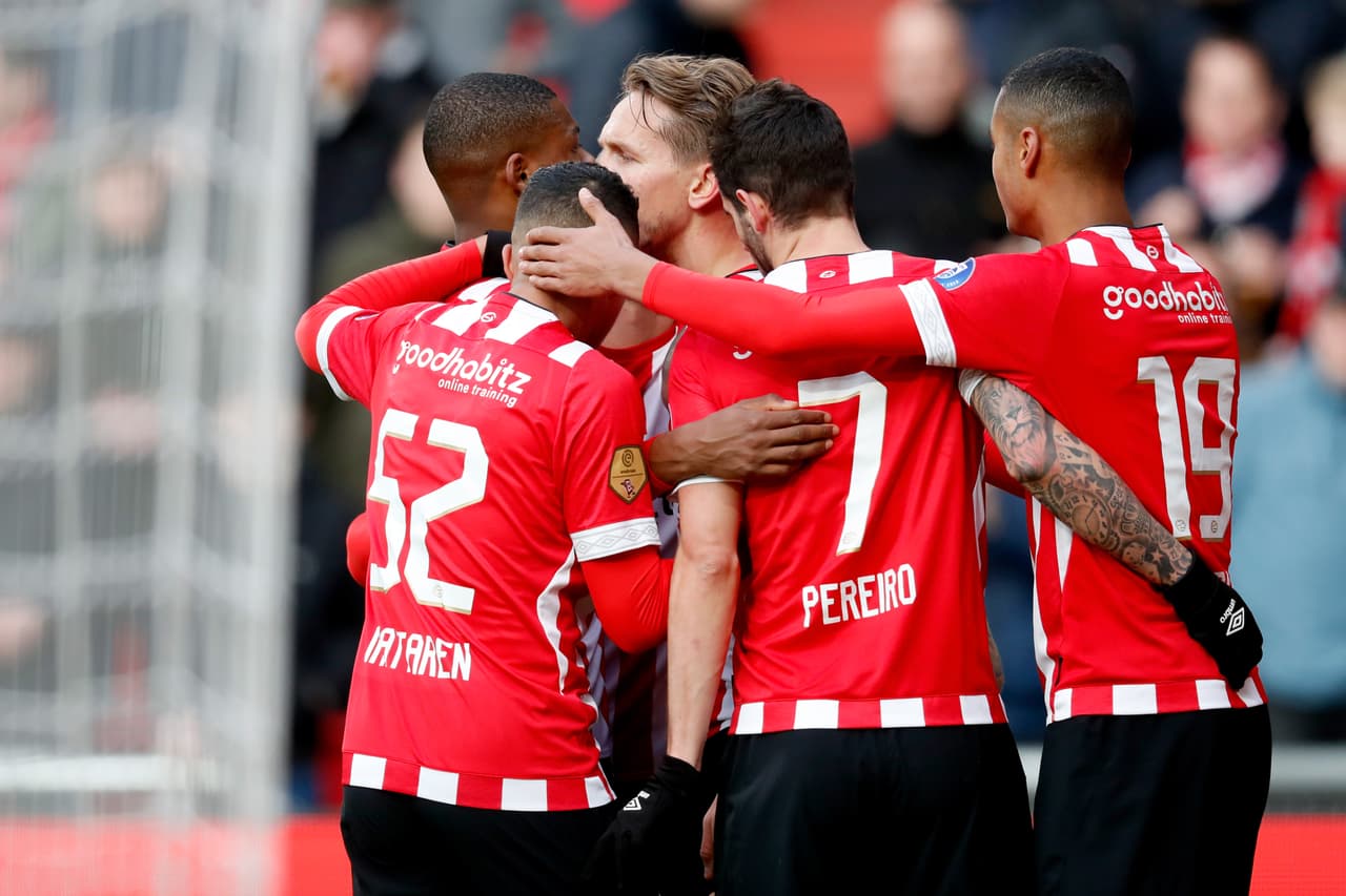 Ya con Erick Gutiérrez en la cancha, el artillero De Jong puso el 5-0 al minuto 42 del segundo tiempo para sentenciar la goleada.