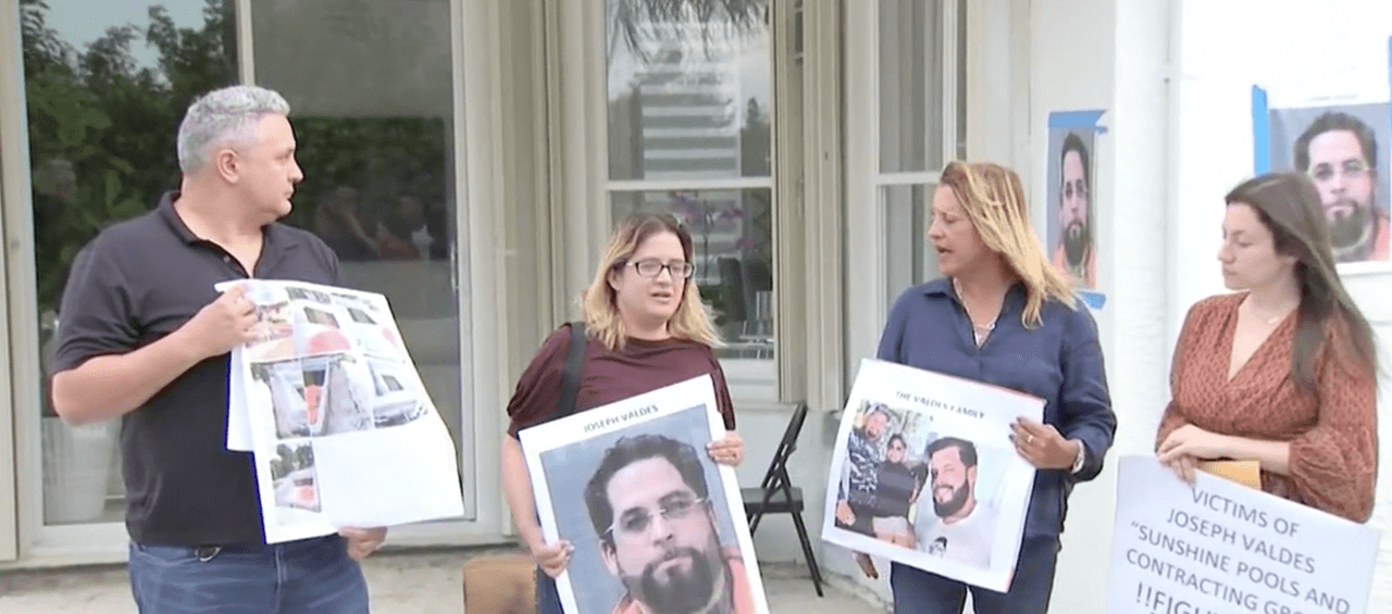 Todas las familias se organizaron para reportar las irregularidades porque dicen que son “cientos de personas engañadas” por el contratista.