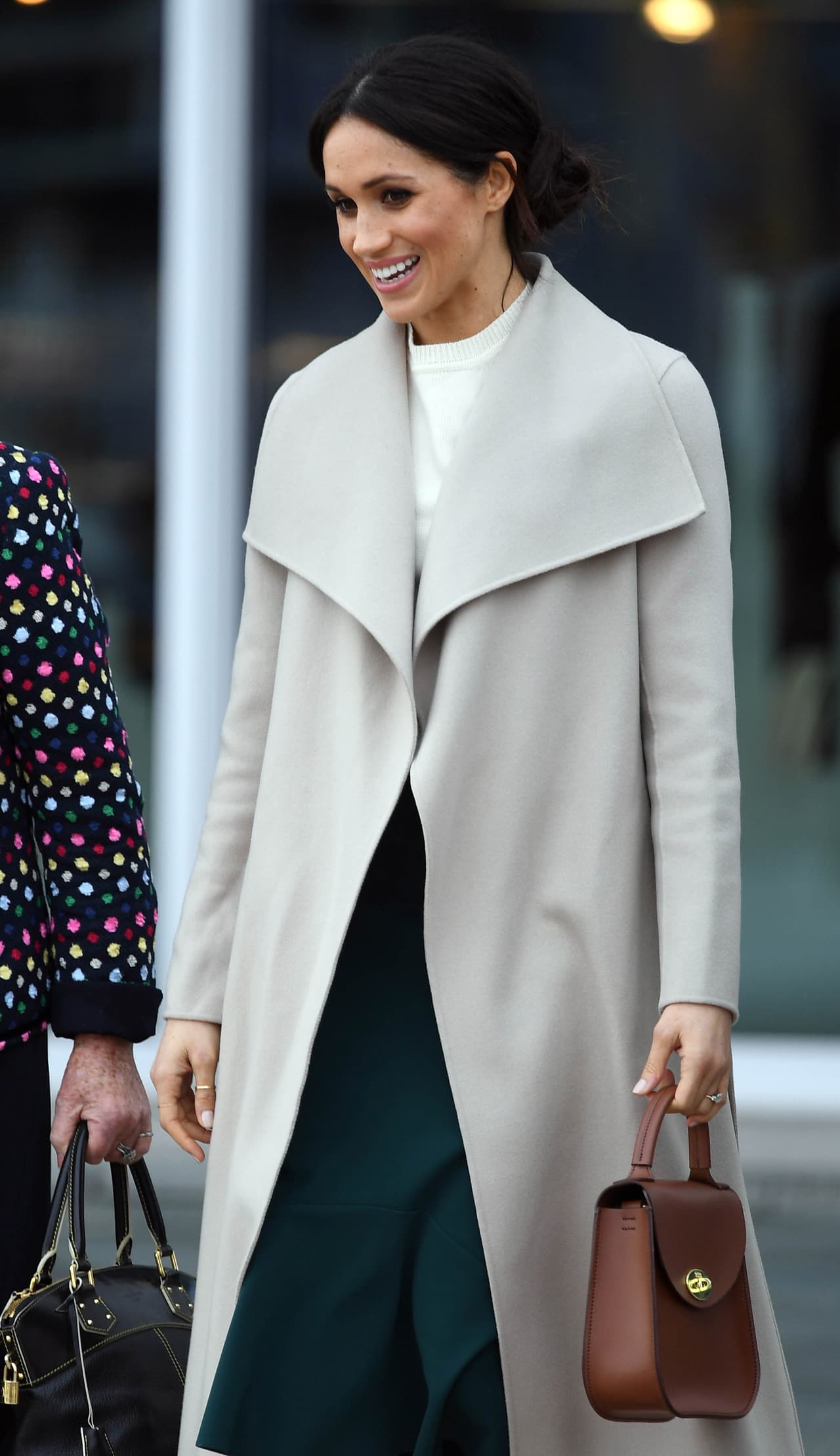 Markle ha tenido que renunciar a su carrera como actriz, pues como futura integrante de la familia real no podrá ejercer ningún oficio y deberá dedicarse completamente a la beneficencia y actos oficiales.