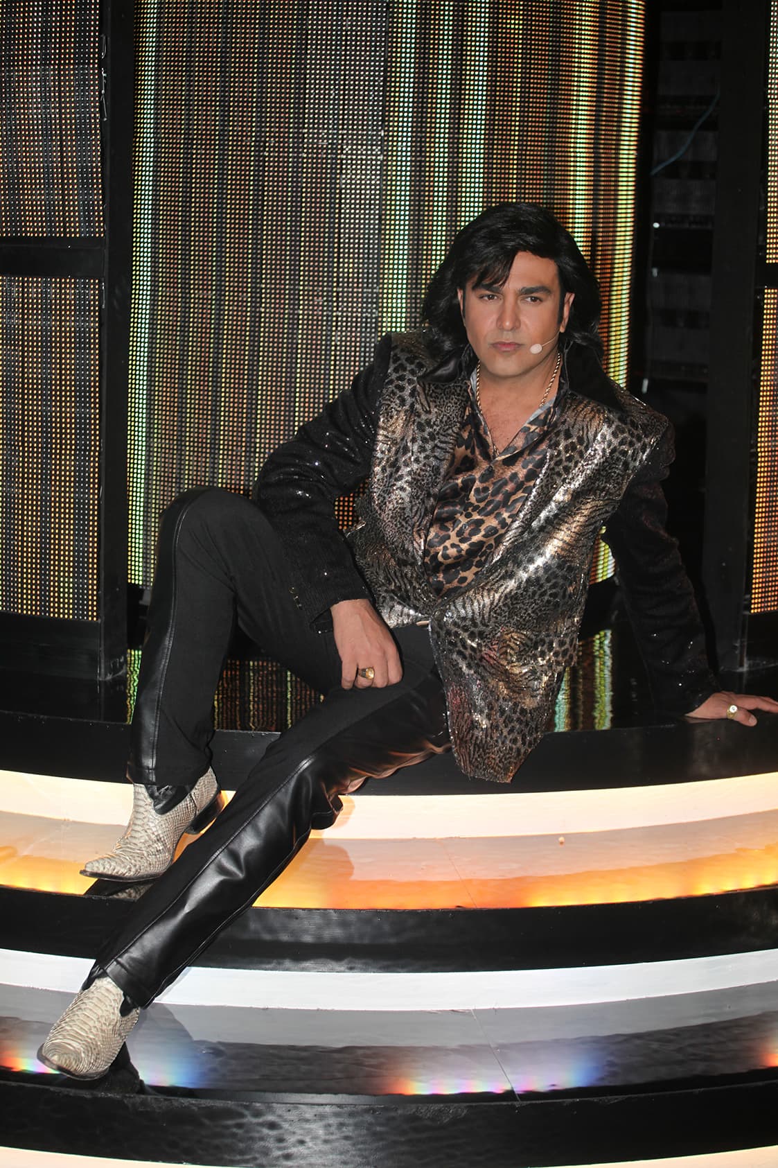 En la tercera gala, quedó en evidencia su gusto por la moda, pues
<a href="https://www.univision.com/shows/pequenos-gigantes/combo-ganador-albertano-comparte-mas-que-bromas-con-veronica-castro-en-la-tercera-gala-de-pequenos-gigantes-fotos" target="_blank">dejó claro que sabe cómo usar un outfit basado en diseño animal print. </a>