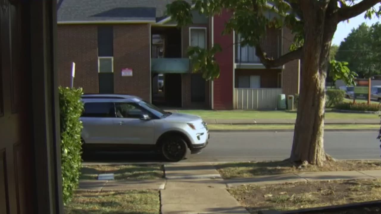 El 12 de julio, Angela Booker, de 40, fue atacada y apuñalada varias veces. La mujer fue llevada al hospital donde logró recuperarse.